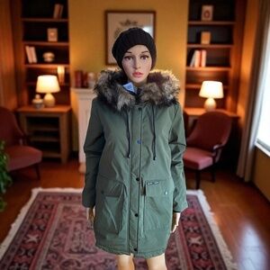 Faux Fur Mid-Length Hooded Parka with Large Pockets. NWT